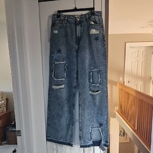 Never Worn Avec Les Filles Relaxed Blue Star Patch Distressed Jeans